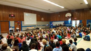 Remise du chèque à l'école Du Parc