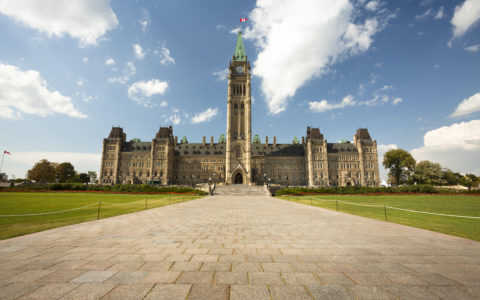 Budget fédéral : le gouvernement Trudeau doit bonifier les prestations de vieillesse