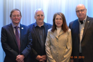 Comité exécutif, dans l’ordre habituel Daniel Morin, président, Marcel Couture, trésorier,  Micheline Bétournay, secrétaire, et Camille de Varennes, vice-président.