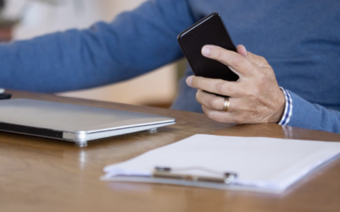 MISE EN GARDE – Fraudes téléphoniques envers les ainés