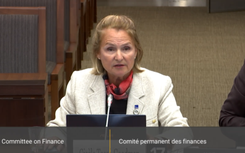 Fédéral : les prestations des personnes aînées doivent être rehaussées