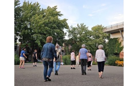 Danse en ligne extérieure