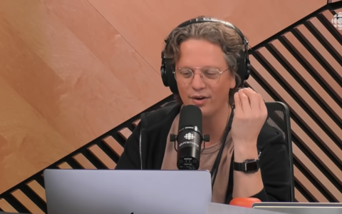 Pierre-Yves McSween : les rabais de la FADOQ débutent dès 50 ans contrairement à b...