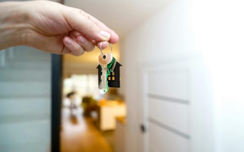 Protéger les personnes aînées contre les fraudes immobilières