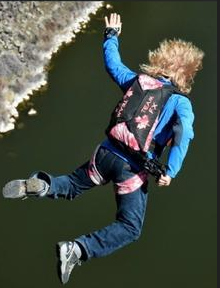 Bertrand Cloutier en plein saut. Crédit : gracieuseté Bertrand Cloutier.
